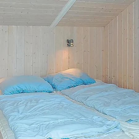 Beach Front Home In Sjolund With Sauna Casa de Férias